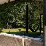 Birdsong In Courtyard And Garden For Kids Ferienhaus *
