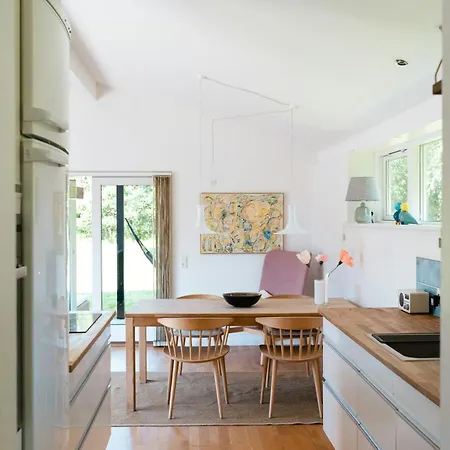 Prázdninový dům Birdsong In Courtyard And Garden For Kids