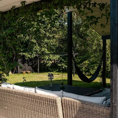 Birdsong In Courtyard And Garden For Kids Casa vacanze *