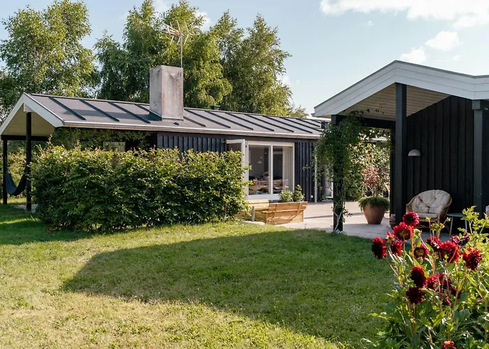 Hébergement de vacances Birdsong In Courtyard And Garden For Kids Ebeltoft